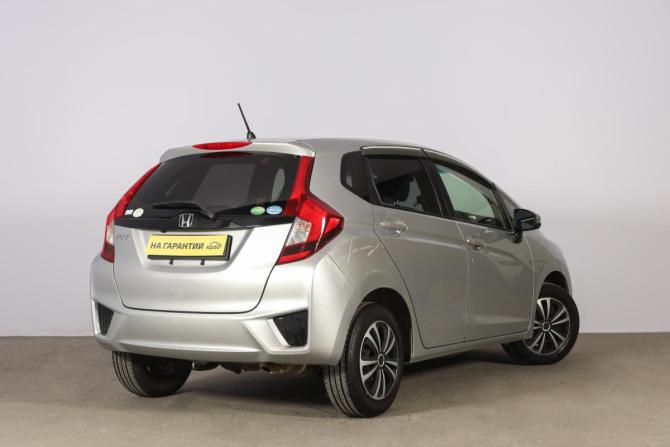 Honda Fit III Рестайлинг с пробегом 2017 года, цена 1 219 000 рублей, 114000 км, хэтчбек, Автокод Объявления