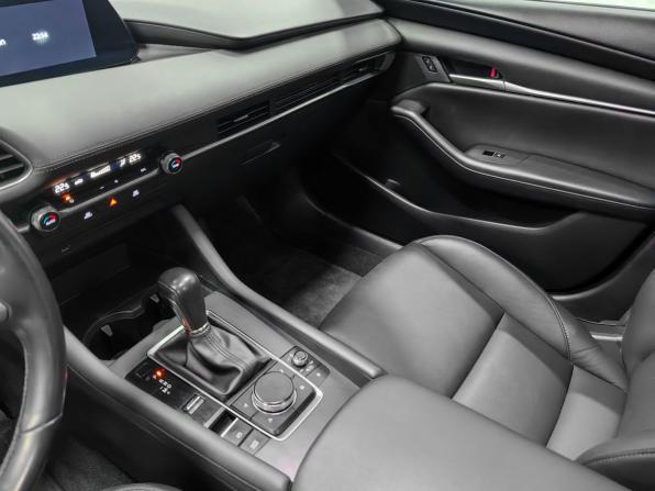 Mazda 3 IV (BP) с пробегом 2020 года, цена 1 970 000 рублей, 40003 км, седан, Автокод Объявления