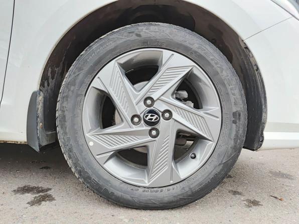 Hyundai Solaris II Рестайлинг с пробегом 2021 года, цена 1 940 000 рублей, 15580 км, седан, Автокод Объявления