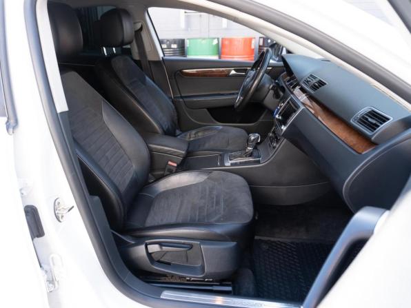 Volkswagen Passat B7 с пробегом 2011 года, цена 1 049 000 рублей, 156630 км, седан, Автокод Объявления
