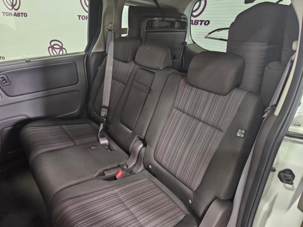 Honda Freed II с пробегом 2017 года, цена 1 496 000 рублей, 40384 км, компактвэн, Автокод Объявления