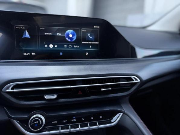 Changan Eado Plus с пробегом 2023 года, цена 1 409 000 рублей, 27000 км, седан, Автокод Объявления