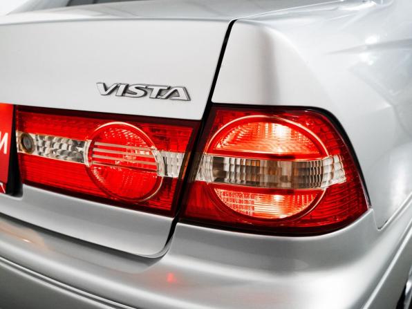 Toyota Vista V (V50) Рестайлинг с пробегом 2002 года, цена 579 500 рублей, 299999 км, седан, Автокод Объявления