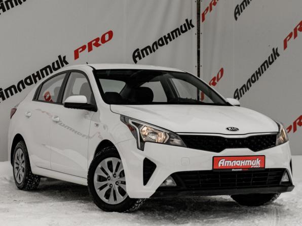 Kia Rio IV Рестайлинг с пробегом 2021 года, цена 1 615 000 рублей, 77500 км, седан, Автокод Объявления