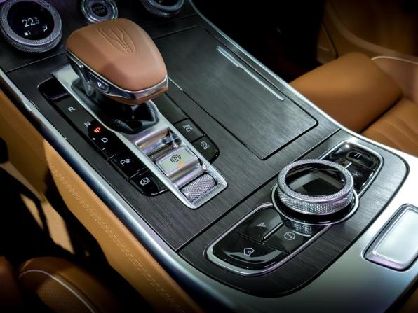 Hongqi H9 I с пробегом 2023 года, цена 4 215 000 рублей, 5367 км, седан, Автокод Объявления