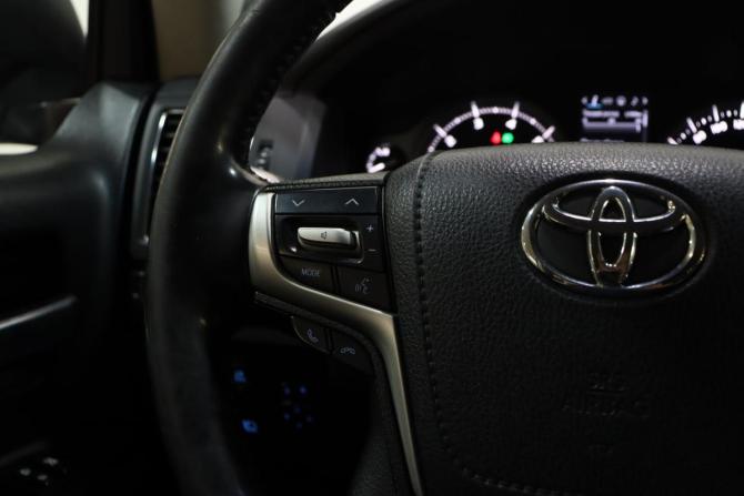Toyota Land Cruiser 200 Series Рестайлинг 2 с пробегом 2019 года, цена 6 300 000 рублей, 171420 км, внедорожник, Автокод Объявления
