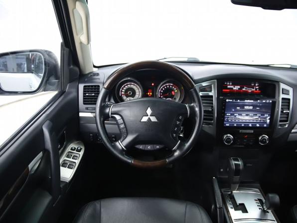 Mitsubishi Pajero IV Рестайлинг 2 с пробегом 2019 года, цена 3 730 000 рублей, 48254 км, внедорожник, Автокод Объявления