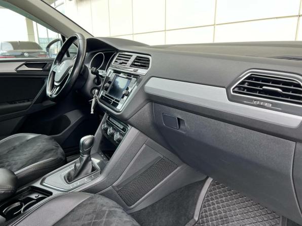 Volkswagen Tiguan II с пробегом 2017 года, цена 1 990 000 рублей, 107449 км, внедорожник, Автокод Объявления