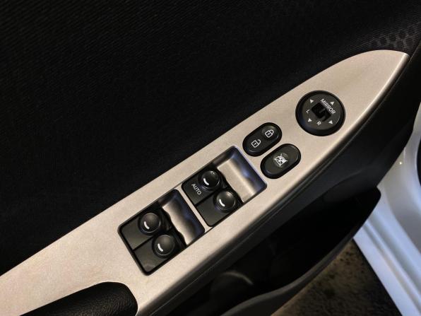 Hyundai Solaris I Рестайлинг с пробегом 2014 года, цена 1 240 000 рублей, 128323 км, хэтчбек, Автокод Объявления