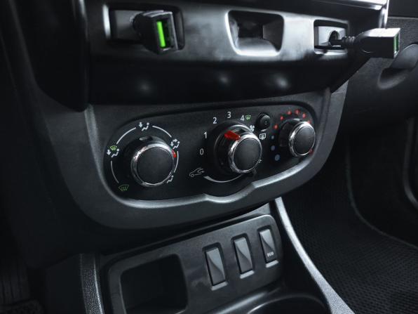 Renault Duster I Рестайлинг с пробегом 2016 года, цена 898 000 рублей, 105472 км, внедорожник, Автокод Объявления