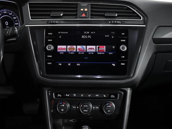 Volkswagen Tiguan II с пробегом 2018 года, цена 2 376 000 рублей, 182999 км, внедорожник, Автокод Объявления