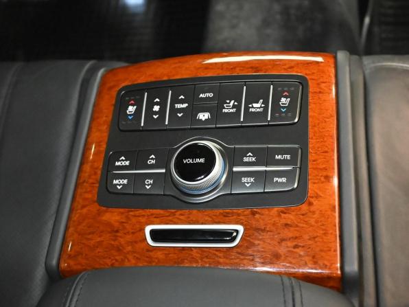 Hyundai Equus II с пробегом 2012 года, цена 1 520 000 рублей, 132550 км, седан, Автокод Объявления