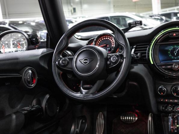 Mini Hatch III (F55/F56) Рестайлинг с пробегом 2019 года, цена 3 099 700 рублей, 52811 км, хэтчбек, Автокод Объявления