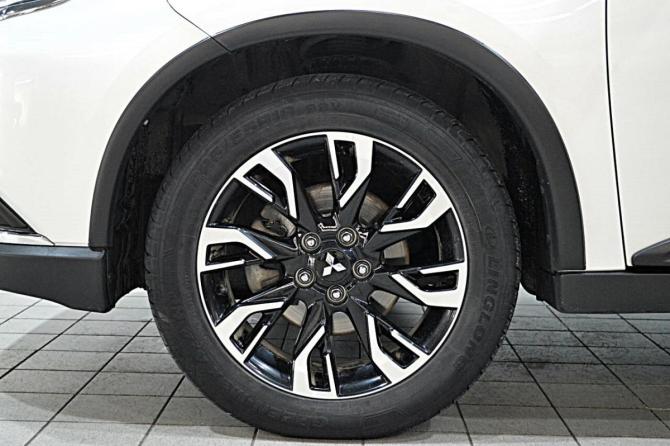 Mitsubishi Outlander III Рестайлинг 3 с пробегом 2021 года, цена 2 300 000 рублей, 112800 км, внедорожник, Автокод Объявления