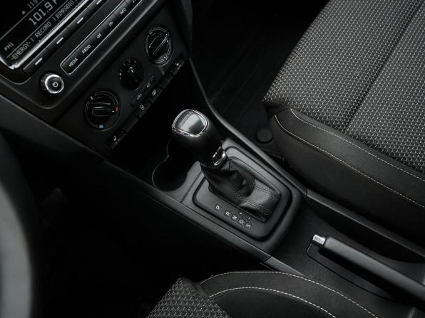 Skoda Rapid I с пробегом 2015 года, цена 867 000 рублей, 210342 км, лифтбек, Автокод Объявления