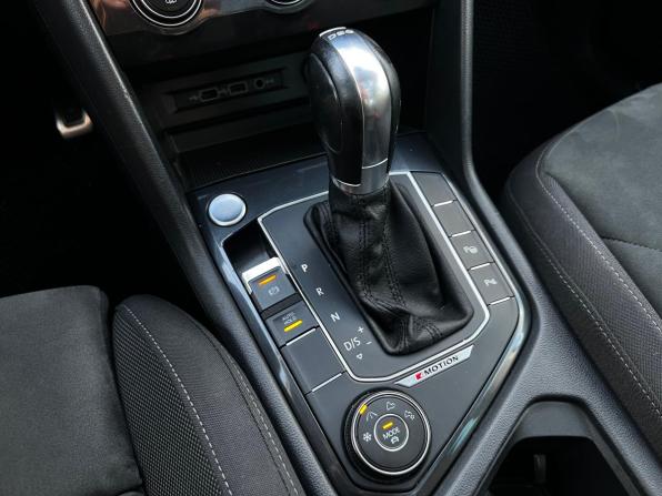 Volkswagen Tiguan II с пробегом 2018 года, цена 2 077 000 рублей, 168283 км, внедорожник, Автокод Объявления