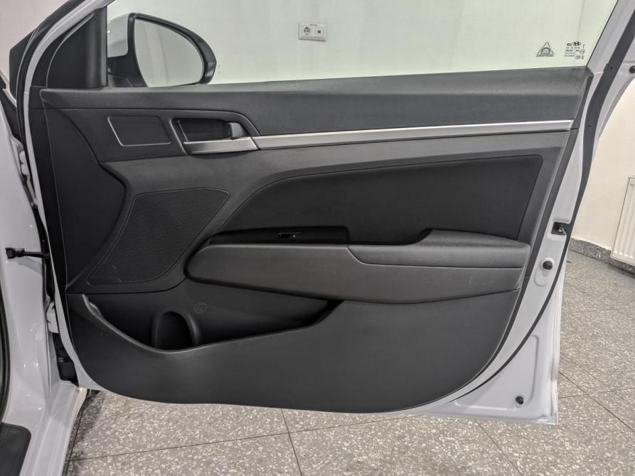 Hyundai Elantra VI (AD) Рестайлинг Москва  - изображение 23
