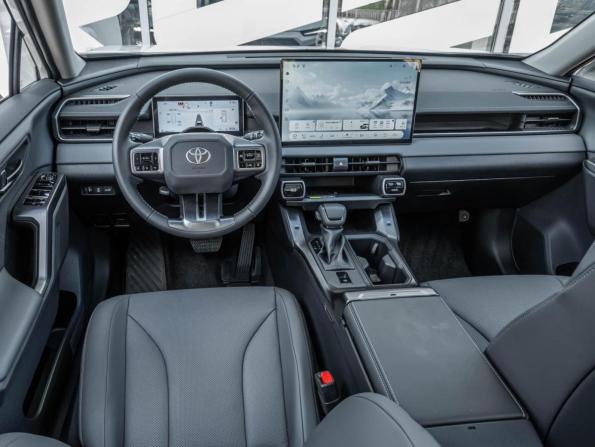Toyota RAV4 VI (XA60) с пробегом 2026 года, цена 4 339 000 рублей, 35 км, внедорожник, Автокод Объявления