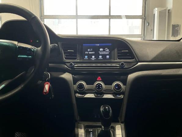 Hyundai Elantra VI (AD) Рестайлинг с пробегом 2019 года, цена 1 060 000 рублей, 379559 км, седан, Автокод Объявления