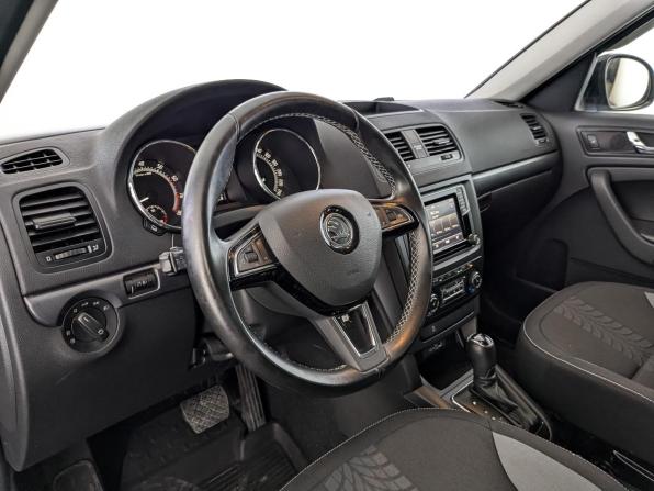 Skoda Yeti I Рестайлинг с пробегом 2017 года, цена 1 505 000 рублей, 113469 км, внедорожник, Автокод Объявления