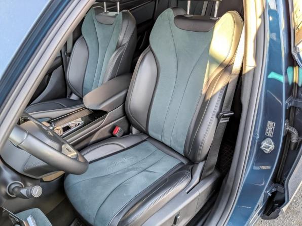 Geely Monjaro I с пробегом 2023 года, цена 3 300 000 рублей, 34961 км, внедорожник, Автокод Объявления