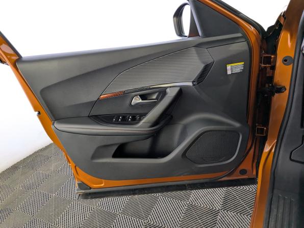 Peugeot 2008 II с пробегом 2021 года, цена 2 025 000 рублей, 13039 км, внедорожник, Автокод Объявления