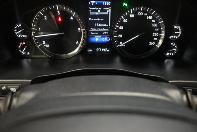 Lexus LX III Рестайлинг 2 с пробегом 2019 года, цена 9 850 000 рублей, 97140 км, внедорожник, Автокод Объявления
