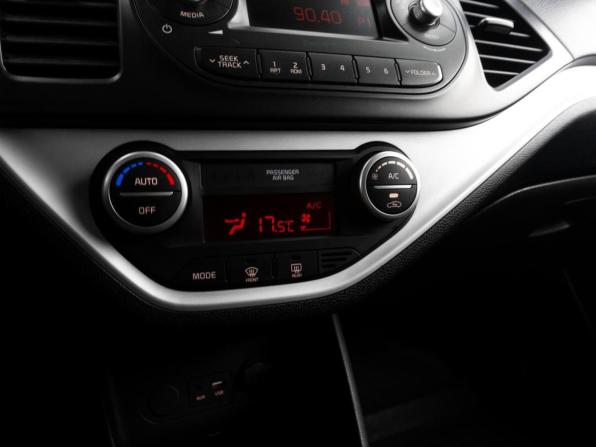 Kia Picanto II Рестайлинг с пробегом 2015 года, цена 989 000 рублей, 100524 км, хэтчбек, Автокод Объявления