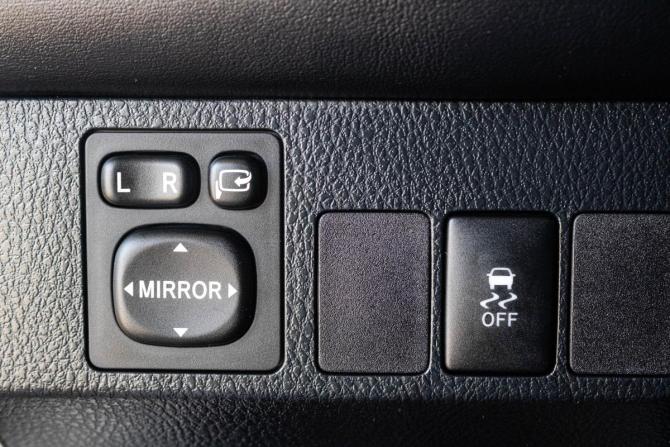 Toyota RAV4 IV (XA40) с пробегом 2014 года, цена 2 399 000 рублей, 136025 км, внедорожник, Автокод Объявления