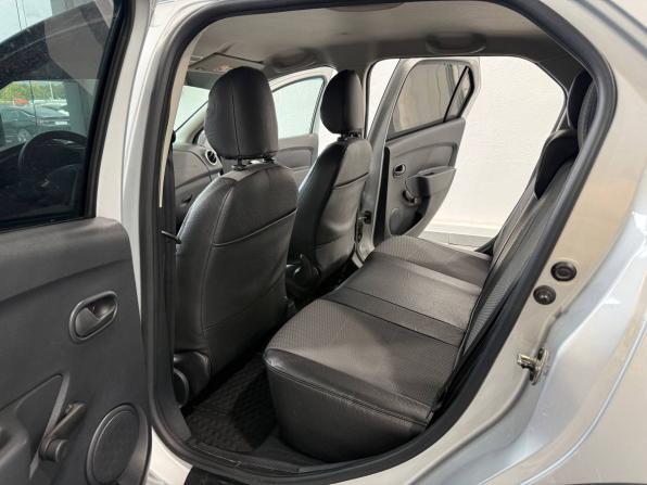 Renault Logan II Рестайлинг с пробегом 2019 года, цена 1 053 000 рублей, 139159 км, седан, Автокод Объявления