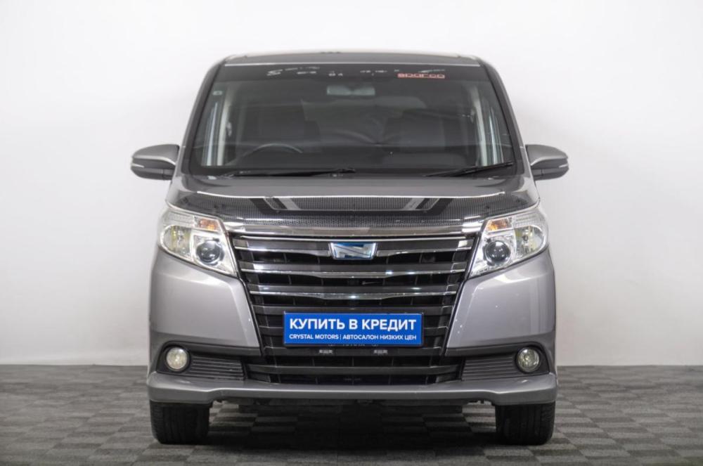 Toyota Noah III (R80) Томск  - изображение 4