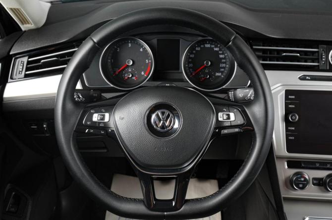 Volkswagen Passat B8 с пробегом 2017 года, цена 1 619 000 рублей, 282000 км, универсал, Автокод Объявления