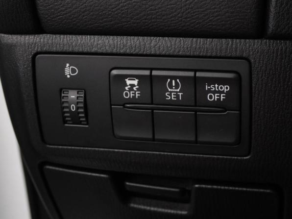 Mazda 6 III (GJ) Рестайлинг с пробегом 2015 года, цена 1 699 000 рублей, 182504 км, седан, Автокод Объявления