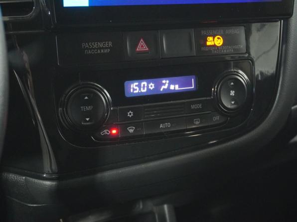 Mitsubishi Outlander III Рестайлинг 2 с пробегом 2015 года, цена 1 500 000 рублей, 127585 км, внедорожник, Автокод Объявления