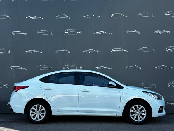 Hyundai Solaris II с пробегом 2019 года, цена 1 316 700 рублей, 129861 км, седан, Автокод Объявления