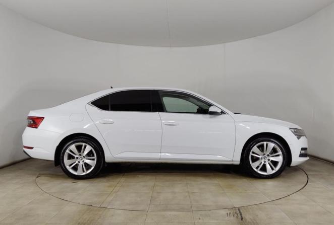 Skoda Superb III Рестайлинг с пробегом 2019 года, цена 2 830 000 рублей, 63000 км, лифтбек, Автокод Объявления