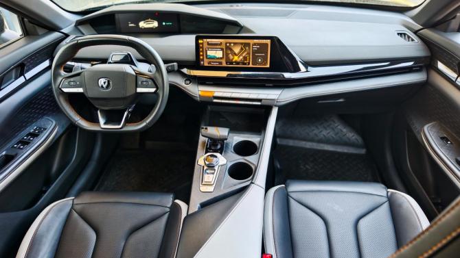 Changan UNI-V I с пробегом 2024 года, цена 3 350 000 рублей, 23453 км, лифтбек, Автокод Объявления
