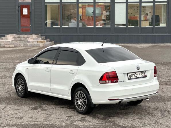 Volkswagen Polo V Рестайлинг с пробегом 2016 года, цена 1 080 000 рублей, 88000 км, седан, Автокод Объявления