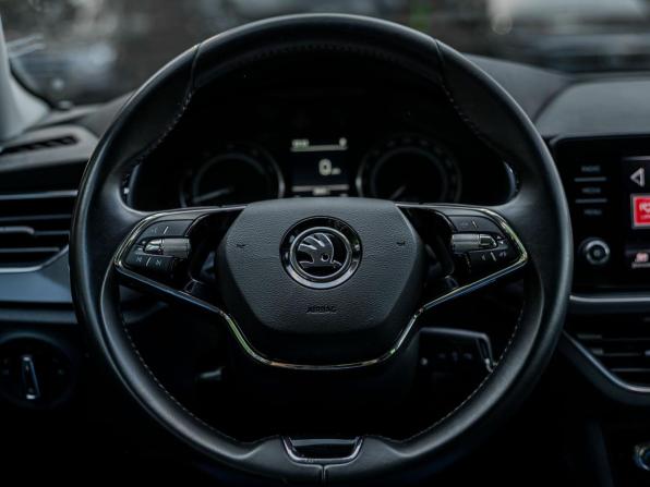 Skoda Rapid II с пробегом 2022 года, цена 1 685 000 рублей, 86532 км, лифтбек, Автокод Объявления