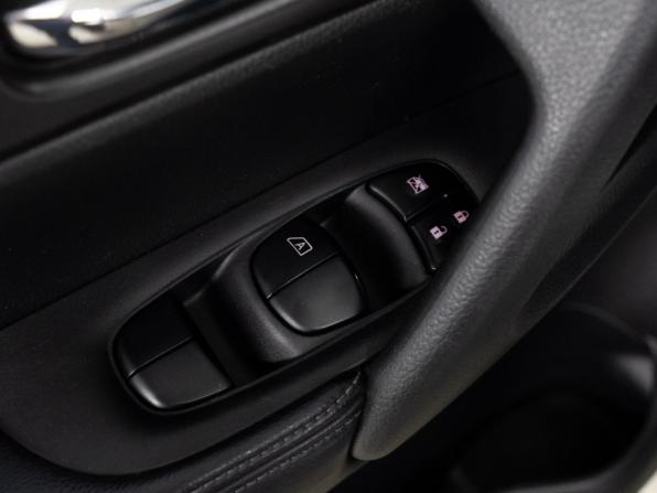 Nissan Rogue II Рестайлинг с пробегом 2016 года, цена 1 349 000 рублей, 191382 км, внедорожник, Автокод Объявления