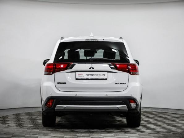 Mitsubishi Outlander III Рестайлинг 2 с пробегом 2017 года, цена 1 899 000 рублей, 174528 км, внедорожник, Автокод Объявления