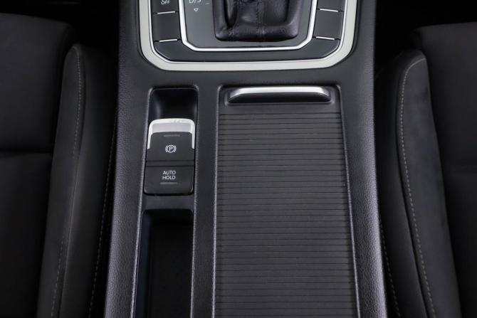 Volkswagen Passat B8 с пробегом 2016 года, цена 2 299 000 рублей, 142300 км, универсал, Автокод Объявления