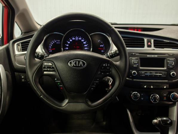 Kia Ceed II с пробегом 2014 года, цена 970 000 рублей, 263178 км, хэтчбек, Автокод Объявления