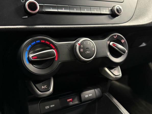 Kia Rio IV Рестайлинг с пробегом 2021 года, цена 1 650 000 рублей, 51366 км, хэтчбек, Автокод Объявления