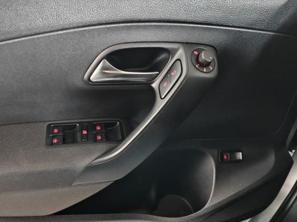 Volkswagen Polo V Рестайлинг с пробегом 2018 года, цена 1 330 000 рублей, 130075 км, седан, Автокод Объявления