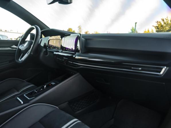 Volkswagen Golf VIII с пробегом 2022 года, цена 3 188 000 рублей, 48000 км, хэтчбек, Автокод Объявления