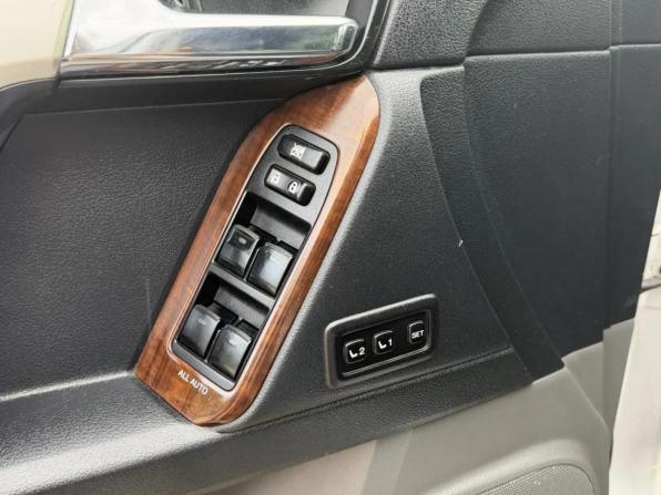 Toyota Land Cruiser Prado 150 Series с пробегом 2009 года, цена 2 689 000 рублей, 172123 км, внедорожник, Автокод Объявления