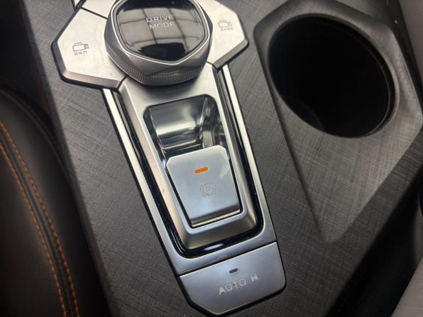 Changan UNI-V I с пробегом 2023 года, цена 2 279 900 рублей, 61577 км, лифтбек, Автокод Объявления