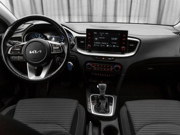 Kia Ceed III Рестайлинг с пробегом 2022 года, цена 2 320 000 рублей, 66782 км, универсал, Автокод Объявления