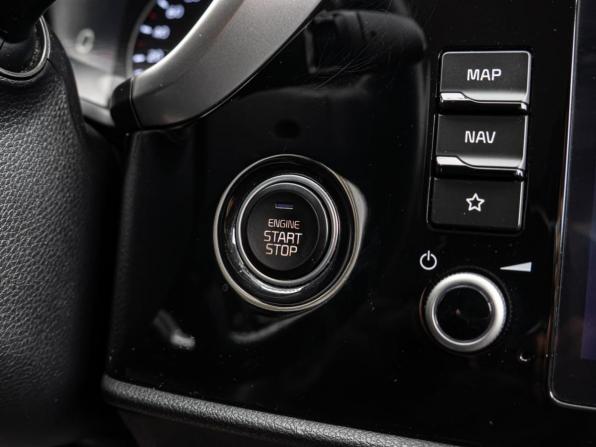 Kia Rio IV Рестайлинг с пробегом 2020 года, цена 1 867 000 рублей, 47549 км, хэтчбек, Автокод Объявления